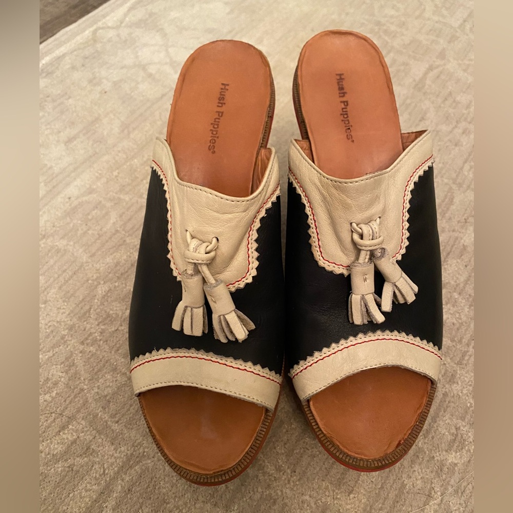 Leather hush puppies platform sandals size 10